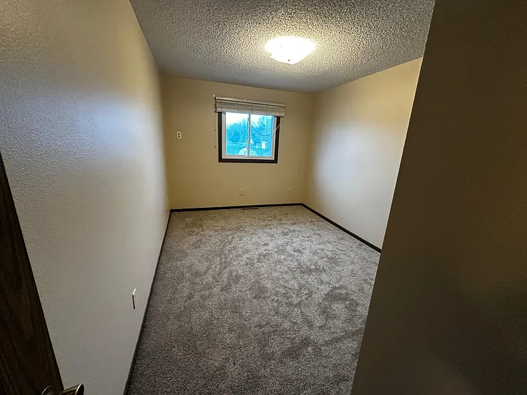 1105 E Pl #B — Photo 8