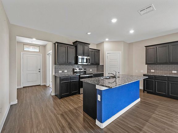 5th image of 7620 Parkview Dr