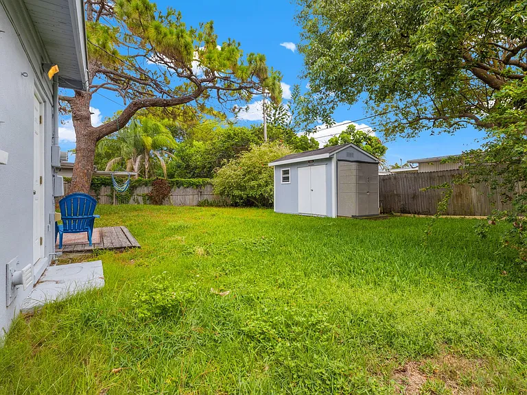 1917 Pinehurst Dr — Photo 22