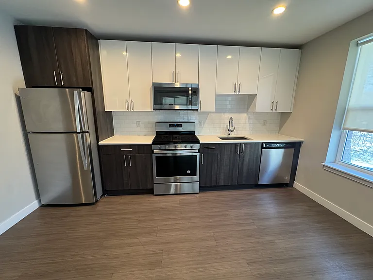 Hillside Residence — Photo 11