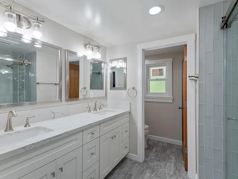 10624 Bloomfield St — Photo 20