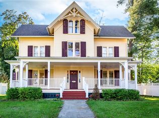 15 Memorial Ave, Pawling, NY 12564