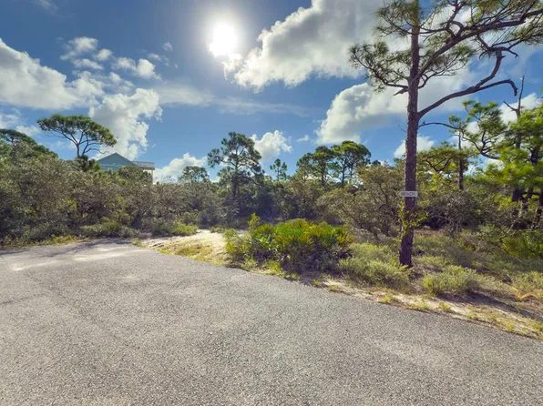 2012 Pelican Ct E, Eastpoint, FL 32328