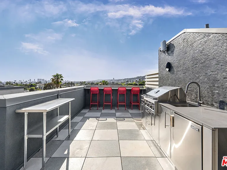 7428 Santa Monica Blvd #301 — Photo 25