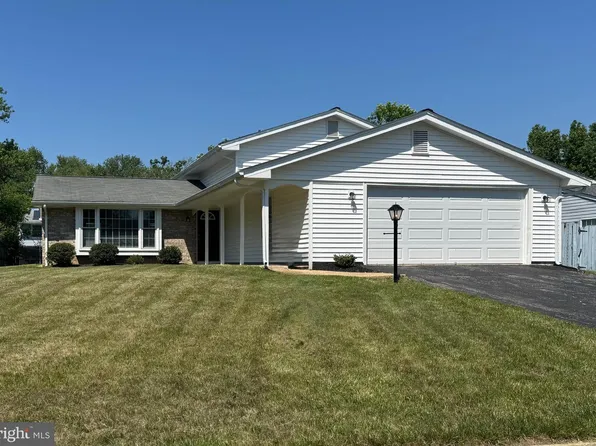 1616 Debra Dr, Waldorf, MD 20601