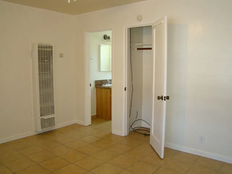 440 N Fair Oaks Ave — Photo 2