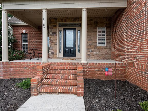 4th image of 2107 Chas Way Blvd