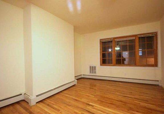 2nd image of 755 Montgomery St