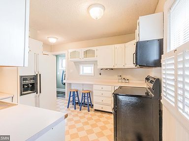 27 Stanford Ave Saint Paul Mn Zillow