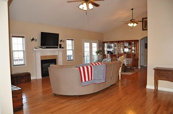 2nd image of 1331 Glen Abbey Way