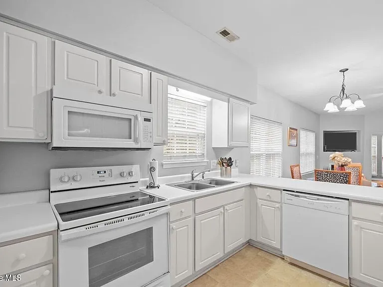 2207 Locksley Woods Dr #A — Photo 10