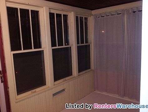2nd image of 2927 Polk St NE