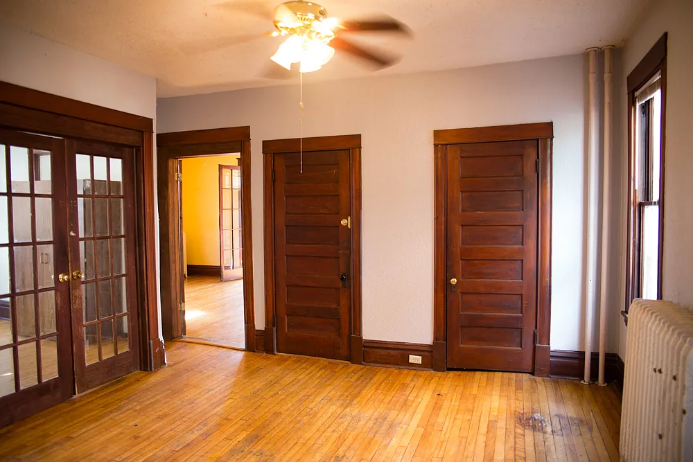 6 bed, $2,200 — Photo 2