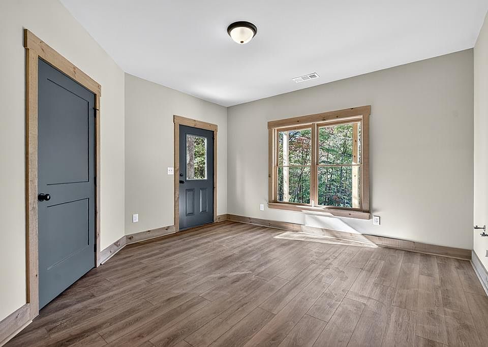 43rd image of 382 Pocaset Dr