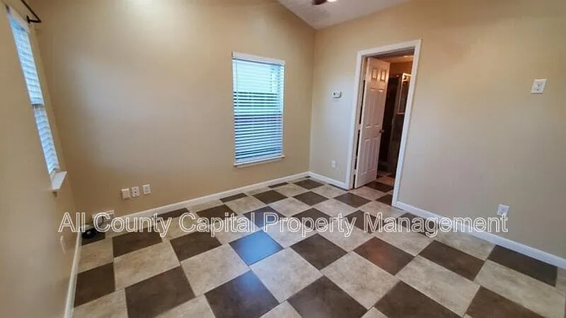 1 bed, 1.0 bath, 480 sqft, $1,645 — Photo 2