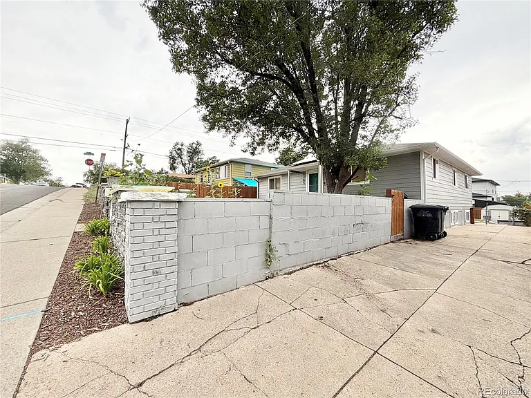 1285 W Gill Pl — Photo 40