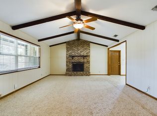 101 Frederick Rd, Fredericksburg, TX 78624