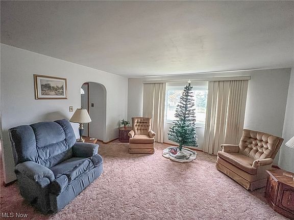 2nd image of 381 Rosemont Ave