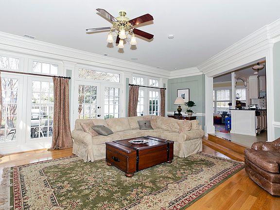 5th image of 1914 N Quincy St