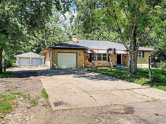 3rd image of 4887 Glencross Dr