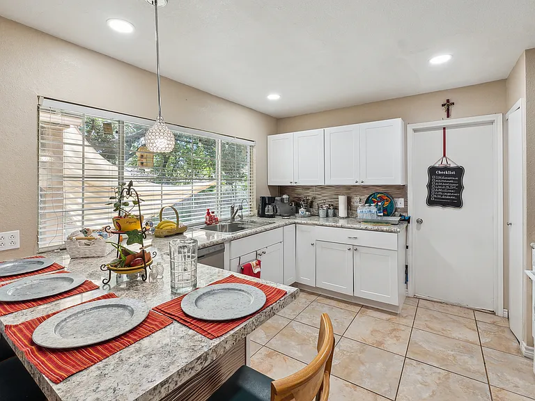6738 Spring Manor St — Photo 8