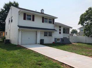 2 Donovan Ave, Carteret, NJ 07008