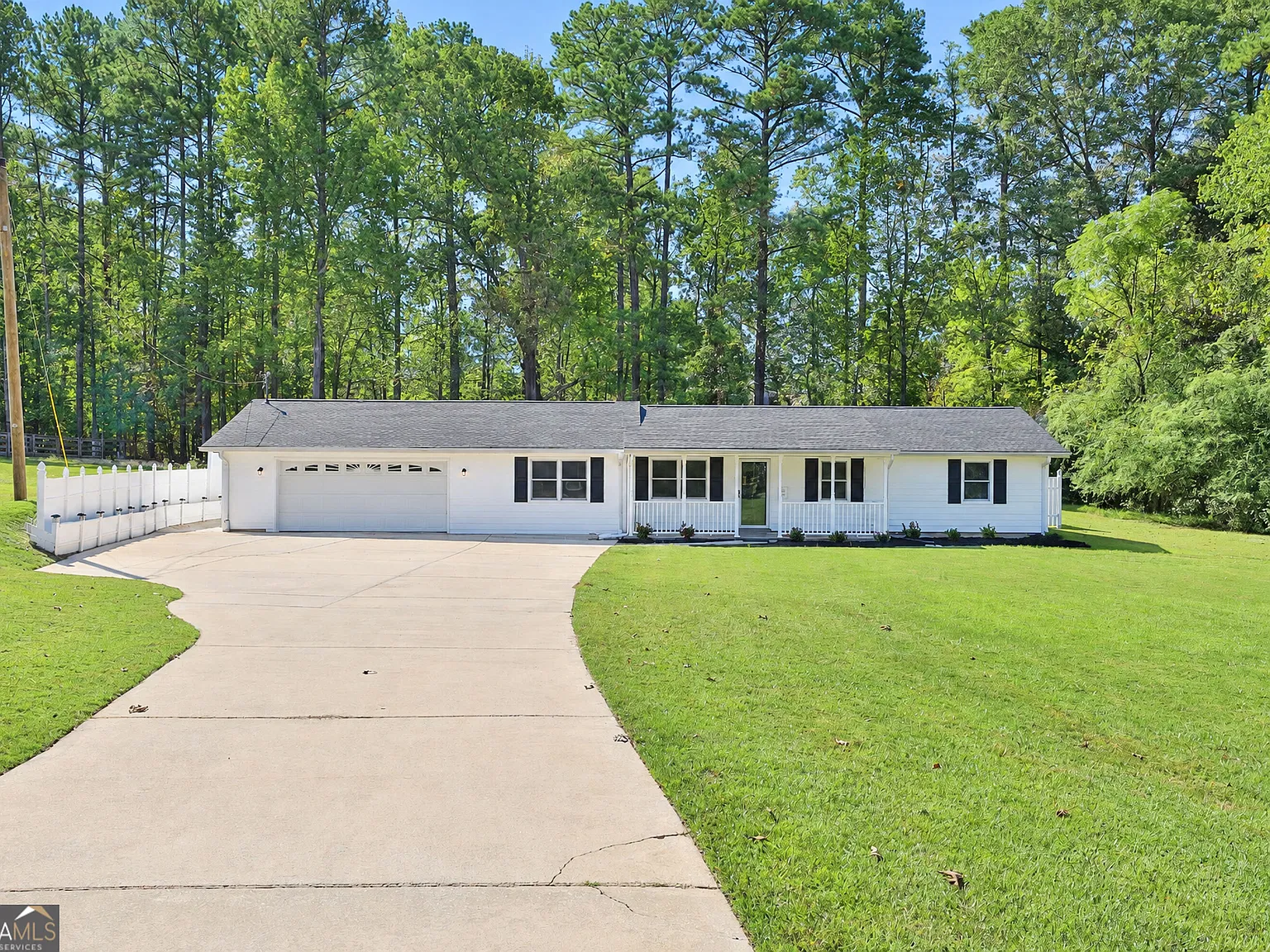 3 bed, 1.0 bath, 1447 sqft, $2,250 — Photo 1