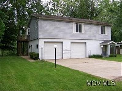 1st image of 124 E Emerick Ln