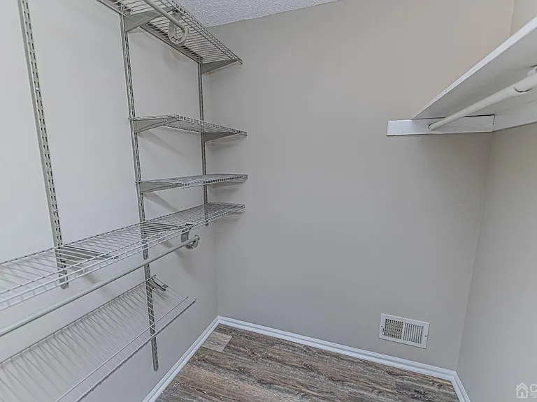 142 Darwin Ln — Photo 7