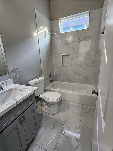 2522 N Galvez St — Photo 8