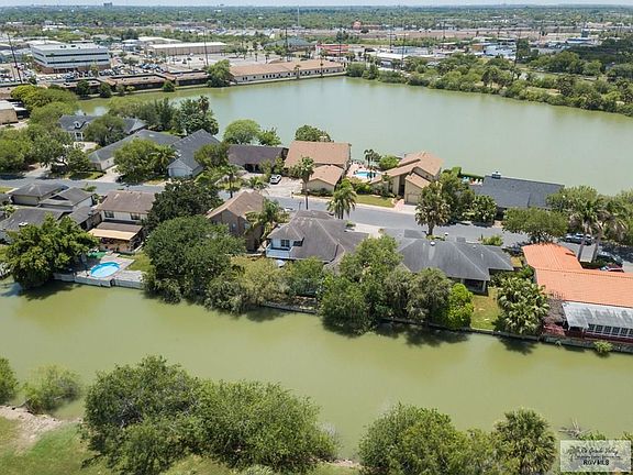 3rd image of 74 Lakeshore Dr