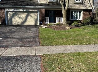 2351 Cheshire Woods Rd, Toledo, OH 43617