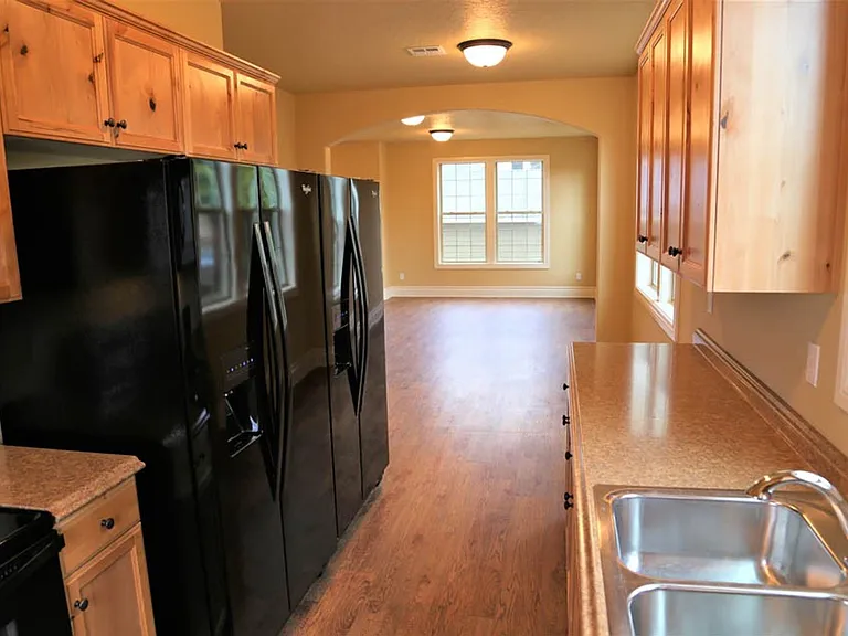 2941 SW Morris Ave — Photo 4