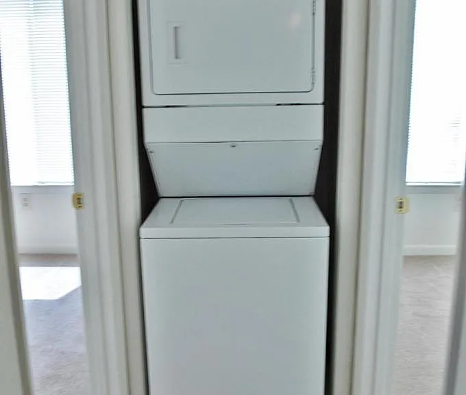 1203 University Terrace Apt. H — Photo 2