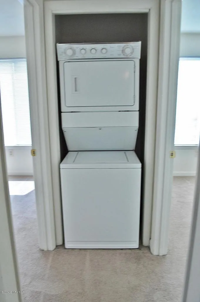 Building Photo - 1203 University Terrace Apt. H