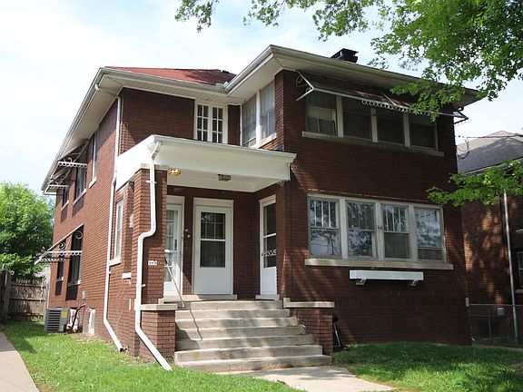3rd image of 109 W Beverly Ct