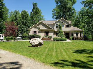 1279 Hidden View Dr, Lapeer, MI 48446