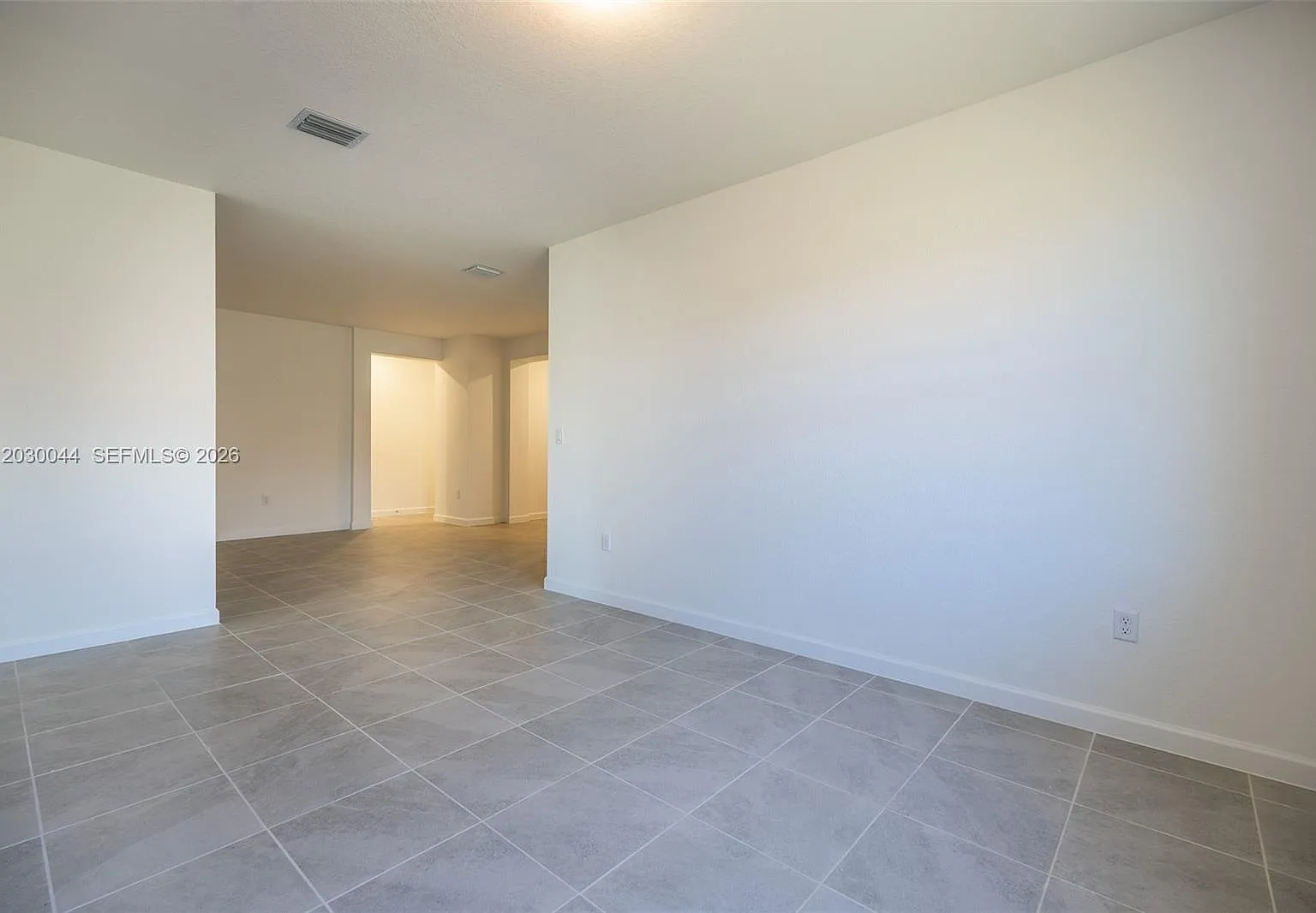 4 bed, 2217 sqft, $4,200 — Photo 4