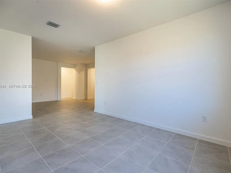 2978 SE 25th Ave — Photo 4