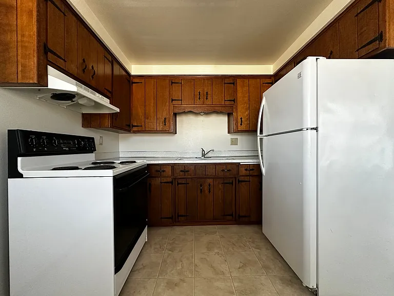 1241 Apache Ave — Photo 4