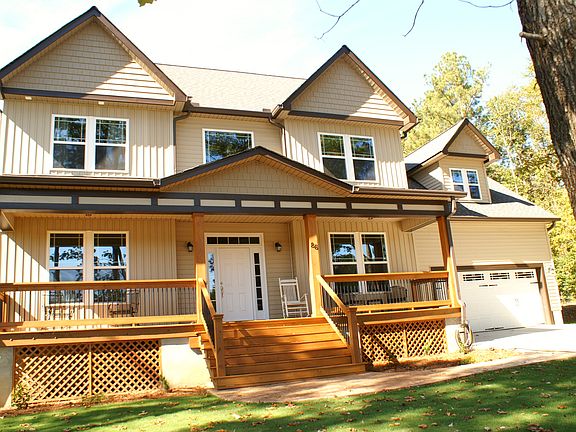 Wide Inviting Stairway