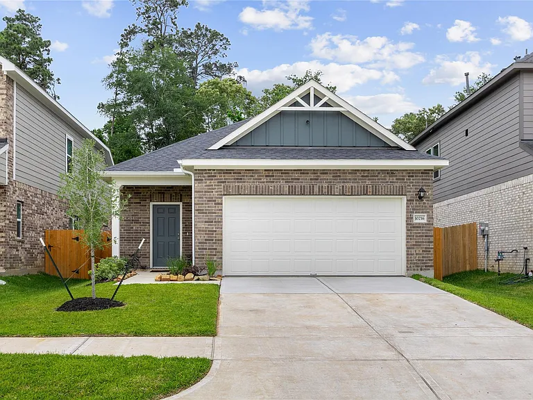 10216 Badger Run Ln — Photo 1