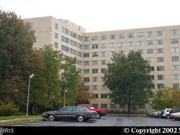 6631 Wakefield Dr APT 906A, Alexandria, VA 22307