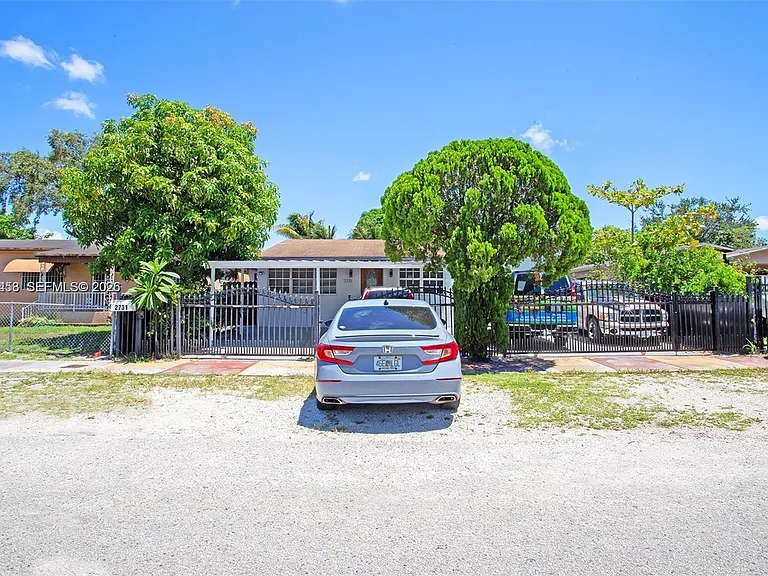 2731 NW 100th St #B — Photo 15