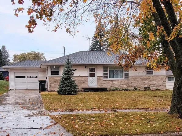 546 South 17th AVENUE, West Bend, WI 53095