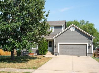 22626 Washington Ave, Spring Hill, KS 66083