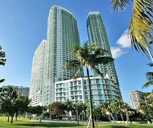 1900 N Bayshore Dr Photo 1