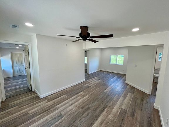 5th image of 82 Koppelmann Ln
