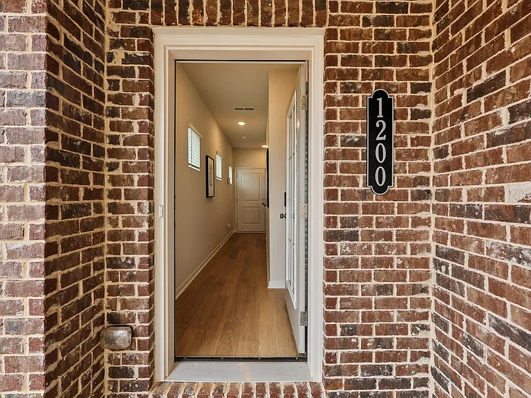 Sweetwater Springs Townhomes — Photo 4