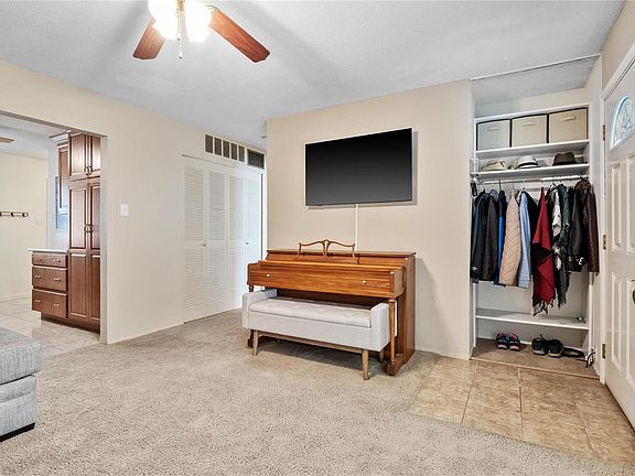 3rd image of 2820 Sugar Tree Ln